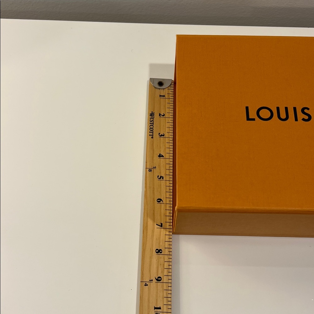 Louis Vuitton Signature Orange Box - Picture 4 of 4
